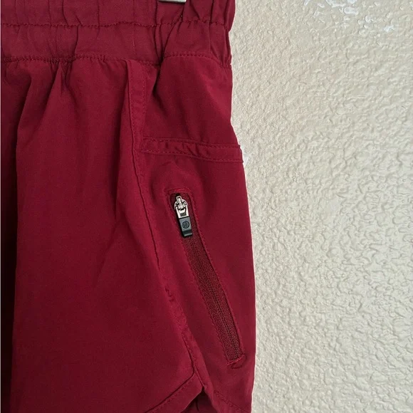 Lululemon Low-Rise Athletic Shorts (Size 4) - Picture 2 of 4